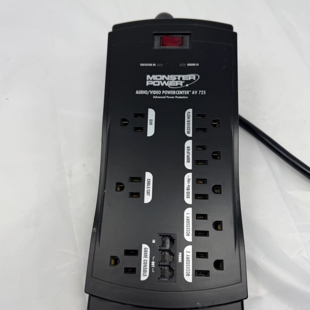 Monster Power Audio Video PowerCenter AV 725 Surge Protector 8 Outlets Black
